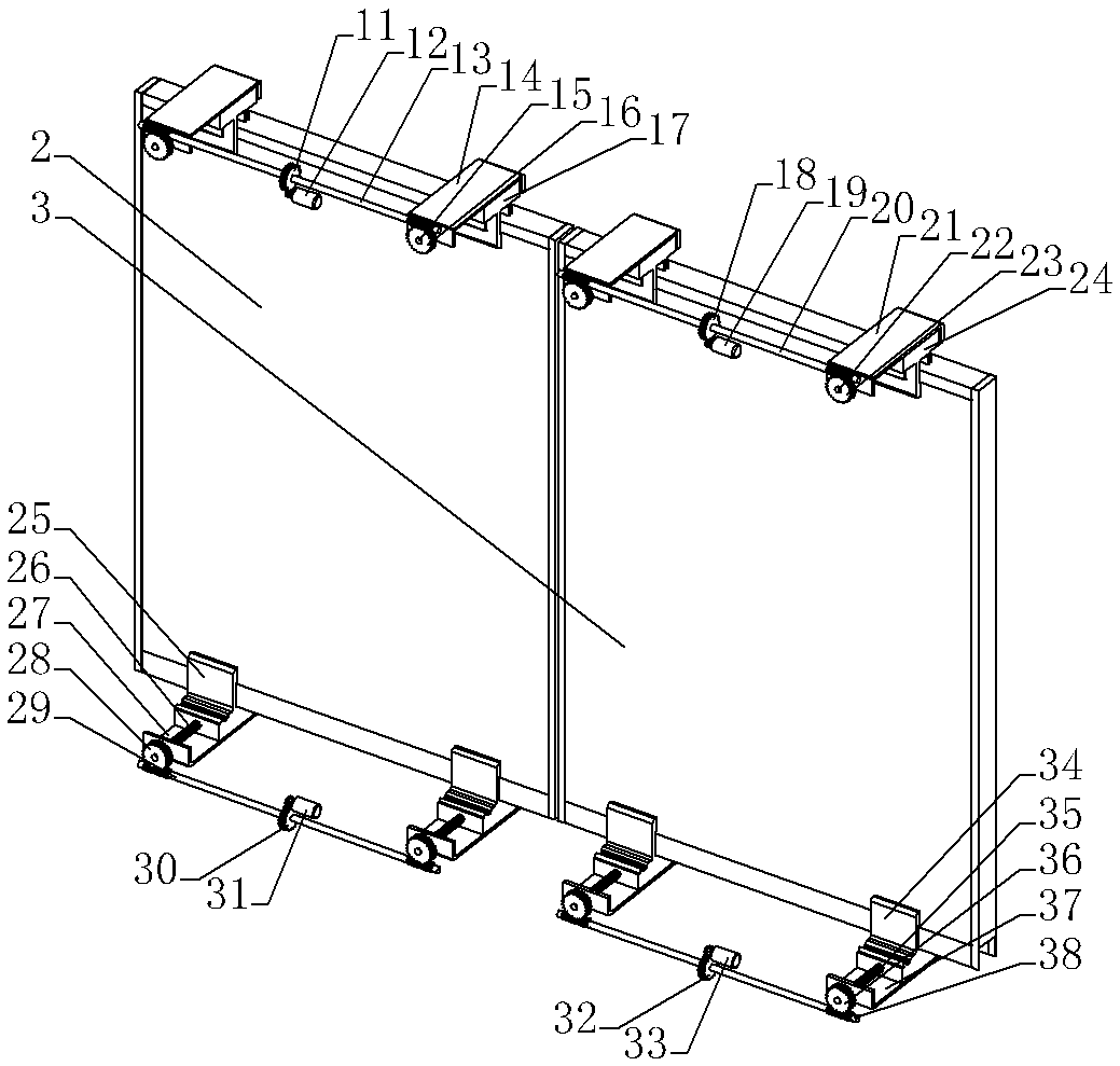 Sliding window capable of enabling sashes to be on same plane after being closed