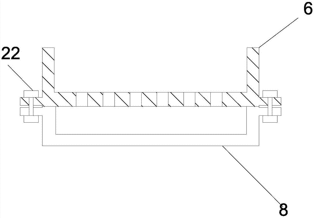 Smashing device for grain processing