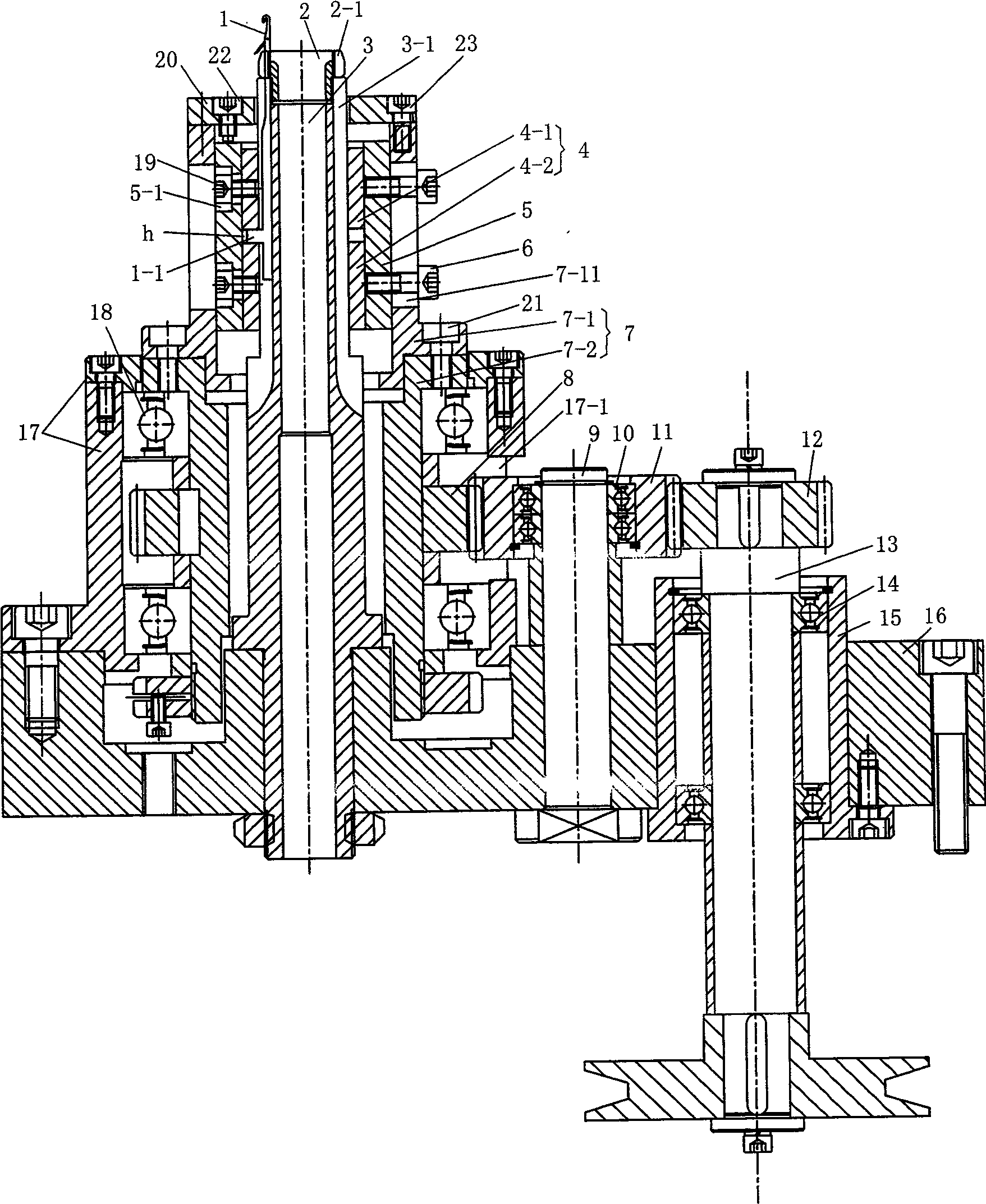 Shaping device of crocheting apparatus