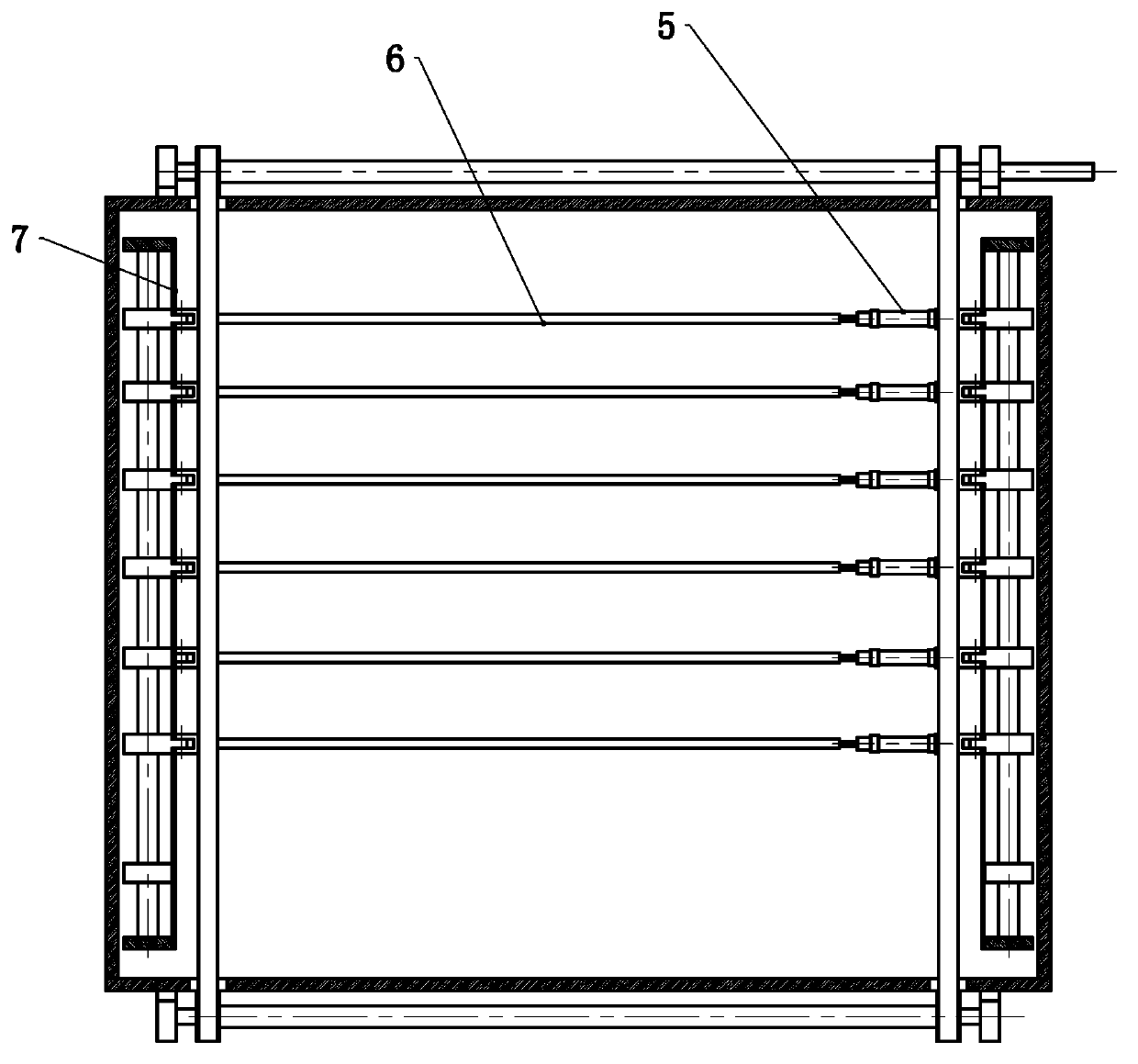 Panel space adjusting mechanism of covering machine