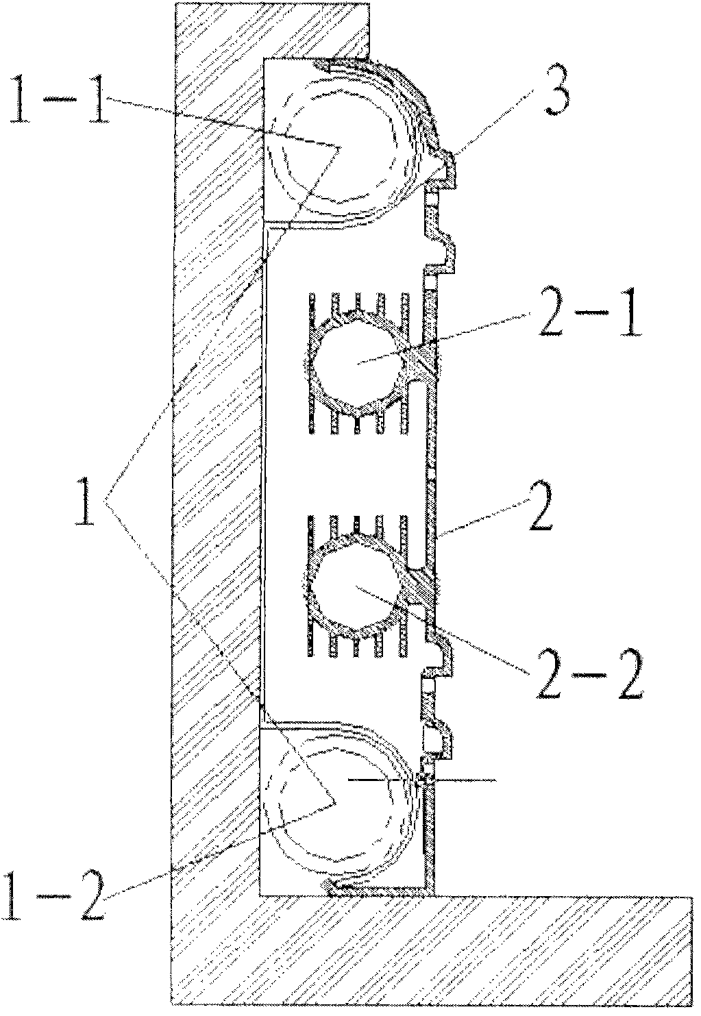 Skirting line type radiator capable of reinforcing convective heat exchange