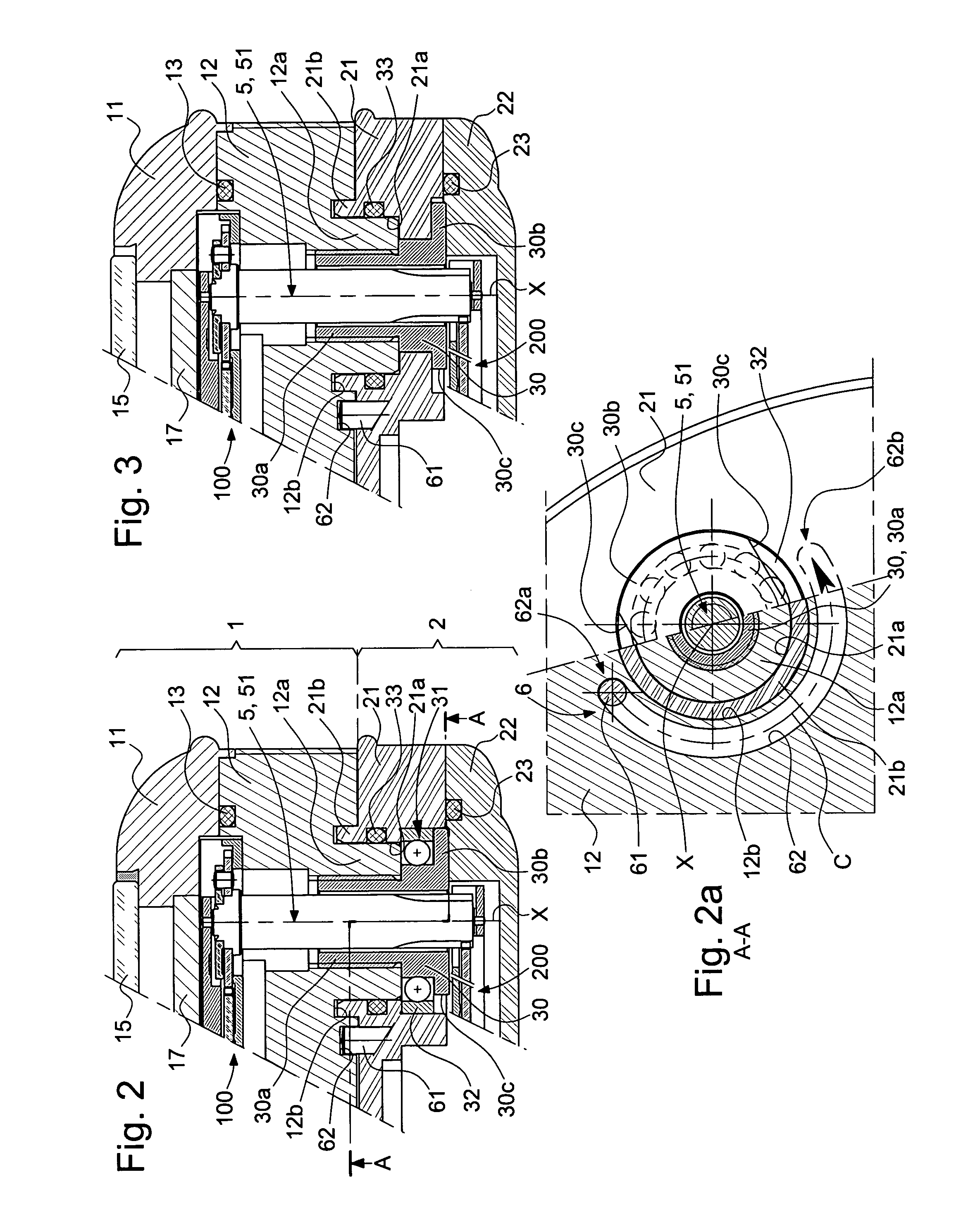 Timepiece including two cases able to pivot with respect to each other