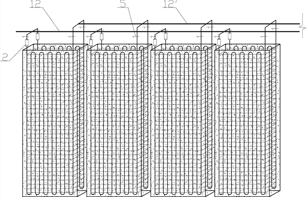 An underground energy storage device arranged in an underground continuous wall