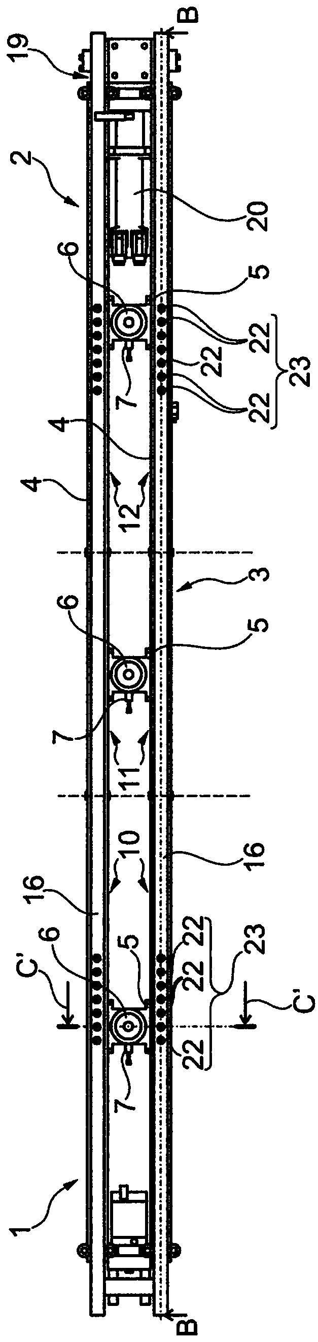 Apparatus for gripping and conveying substrates