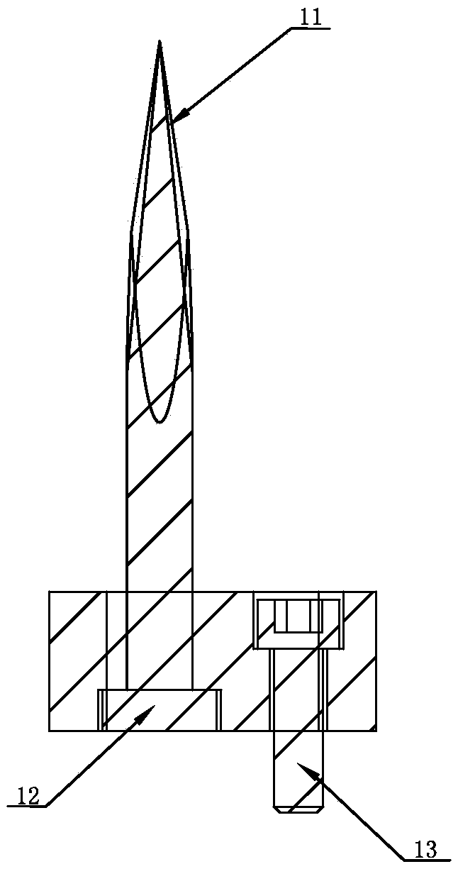 Adjustable cloth hanging needle combination mechanism used for low-pressure injection molding