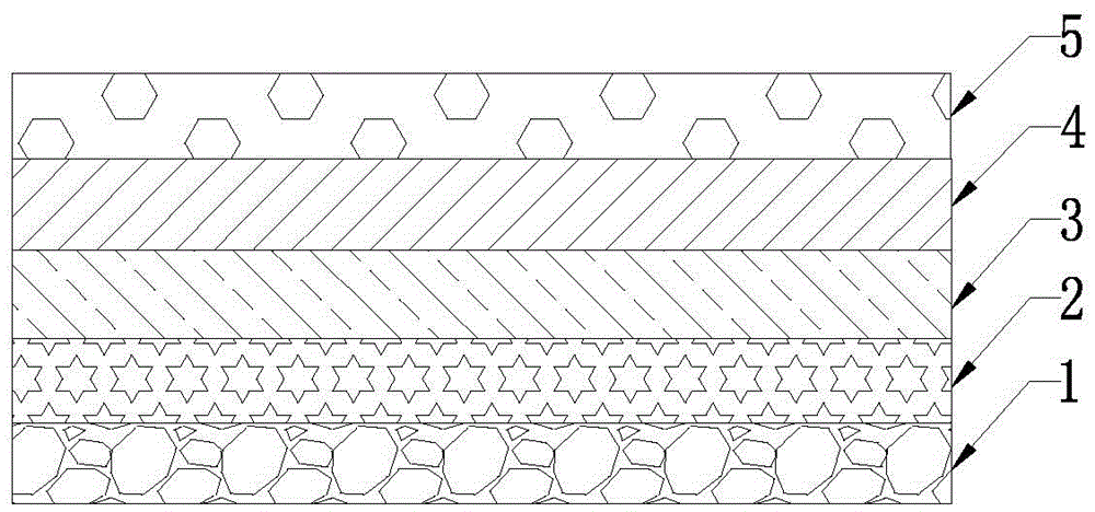 Wallpaper with gold stamping effect and preparation method thereof