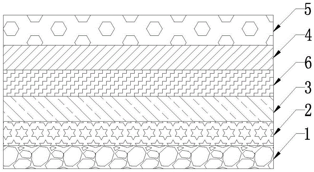 Wallpaper with gold stamping effect and preparation method thereof