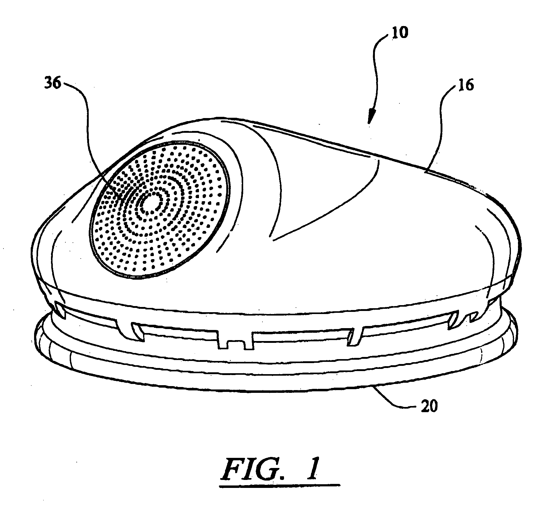 Smoke detector with sound quality enhancement chamber