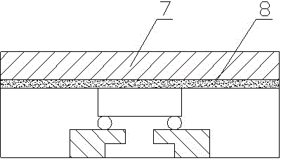 Packaging structure capable of achieving electricity property and heat dissipation through mechanical press mode and process method