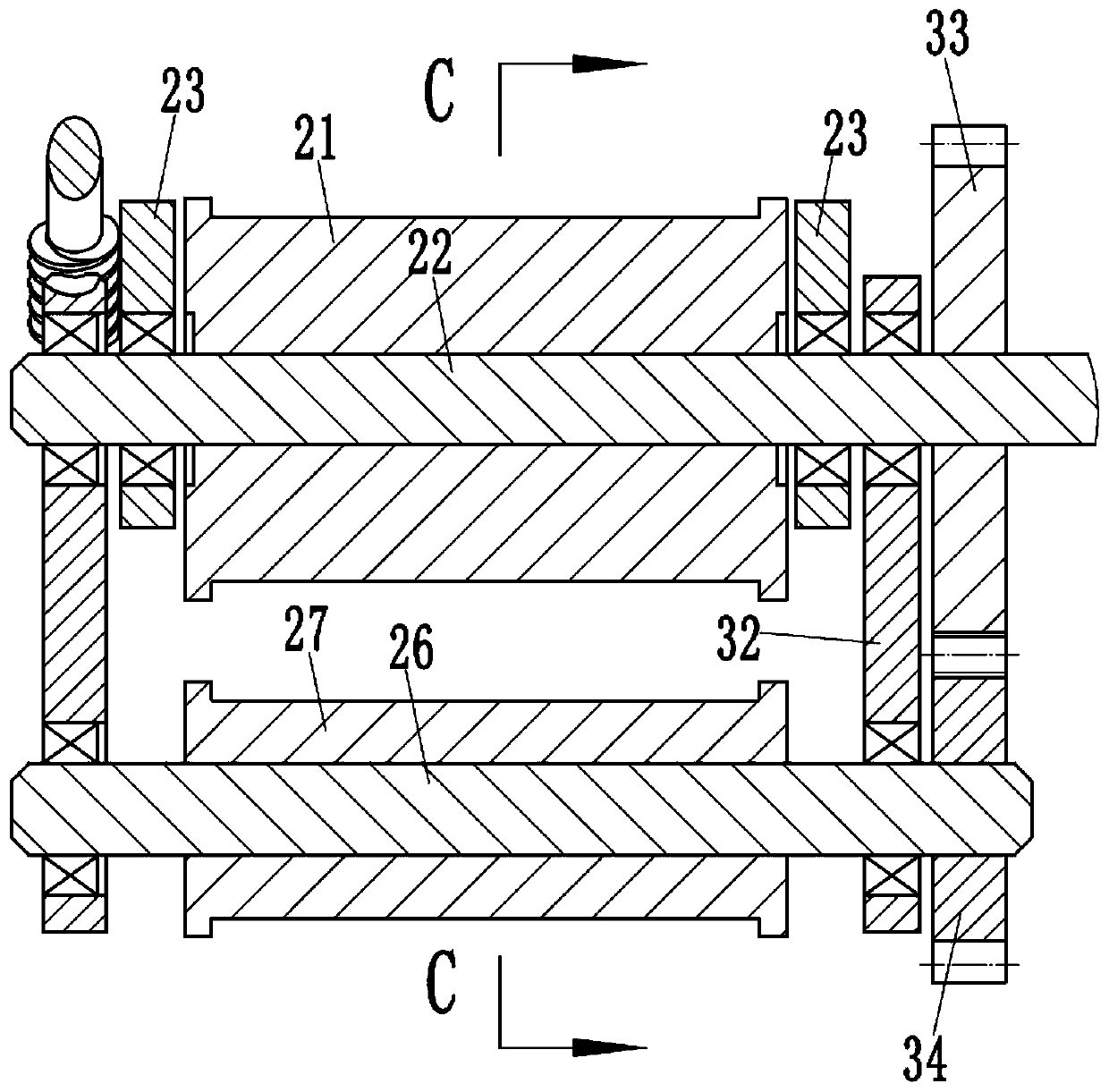 Dyeing machine cloth lifting device with adjustable traction