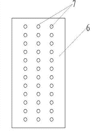 Multi-nozzle flow stabilizing and distributing device for strip continuous casting