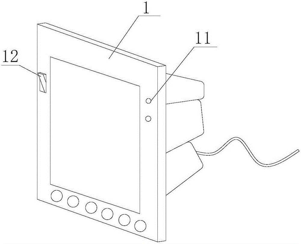 Yacht navigator provided with split power supply