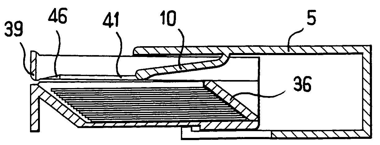 Device for packaging and dispensing stacked items, in particular cosmetics on a medium