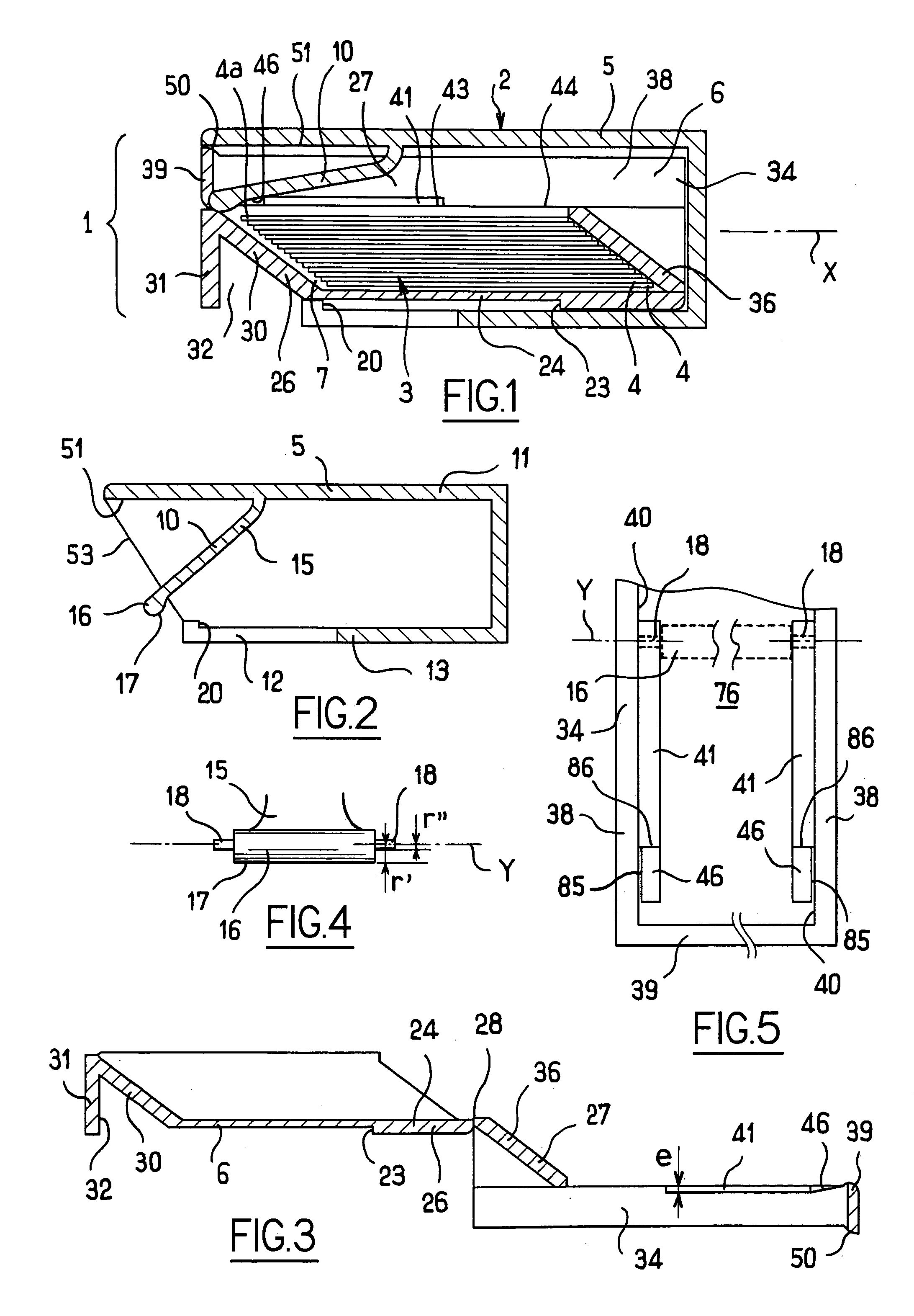 Device for packaging and dispensing stacked items, in particular cosmetics on a medium