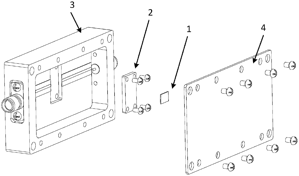 Bottom plate structure suitable for welding of microwave power chip