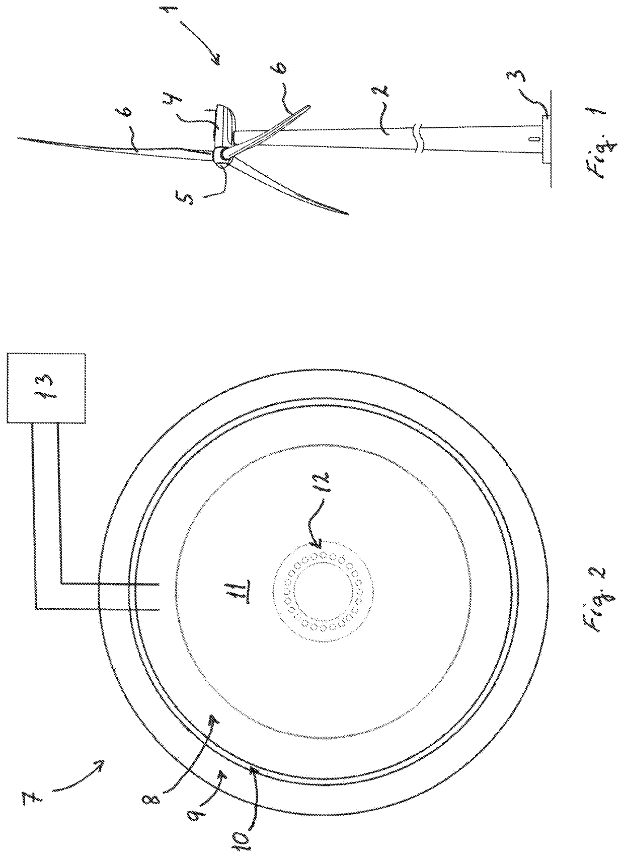 Synchronous superconductive rotary machine having a slidable pole assembly and methods thereof