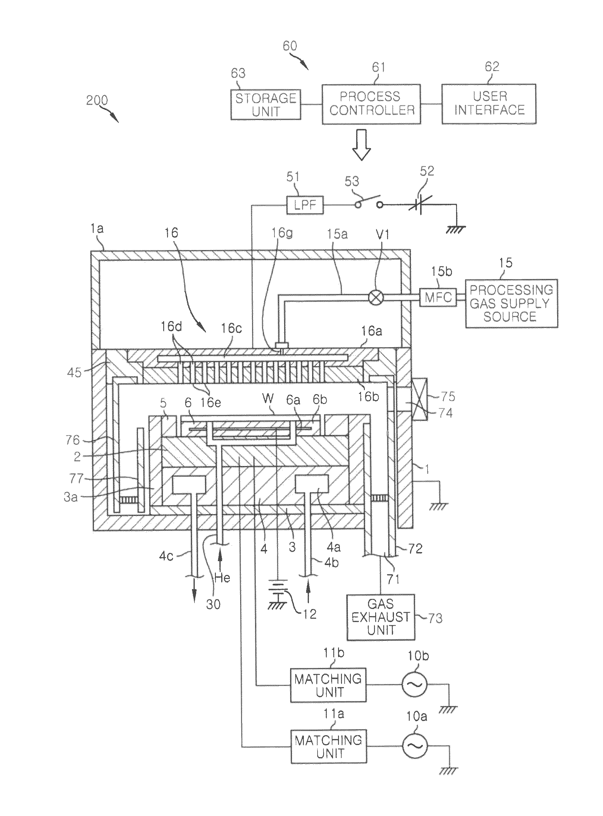 Semiconductor device manufacturing method and plasma etching apparatus