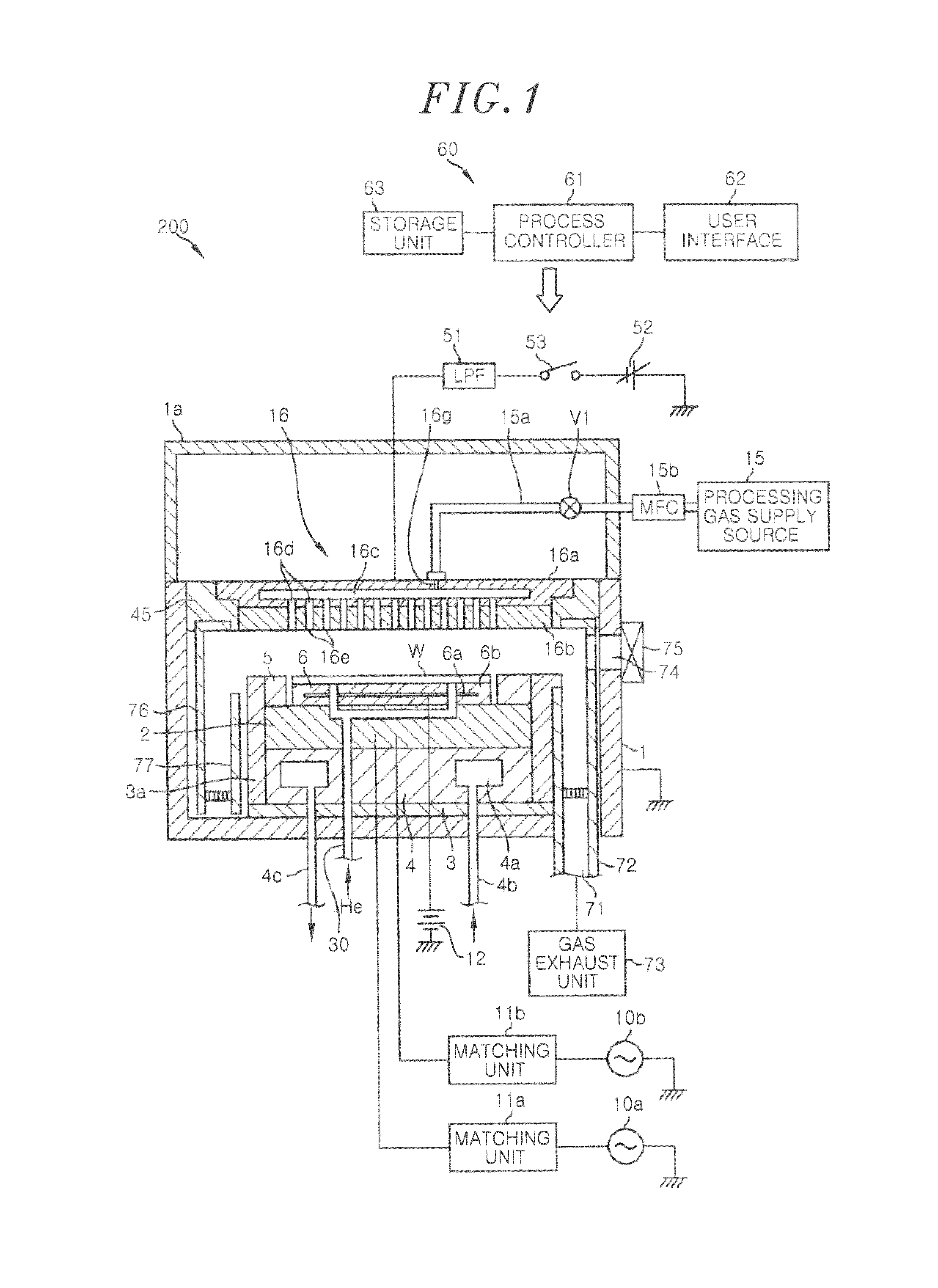 Semiconductor device manufacturing method and plasma etching apparatus