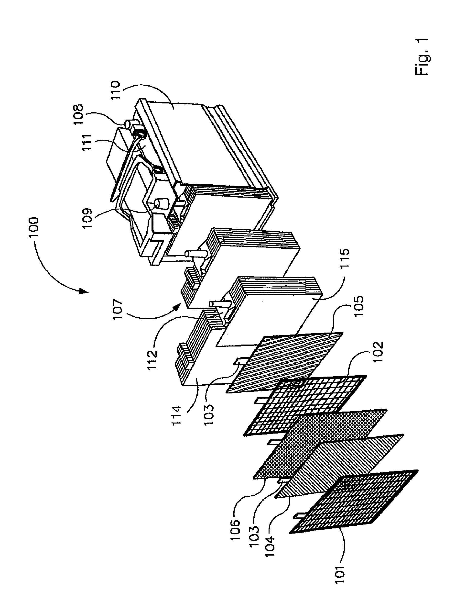 Electrode plate of an electrochemical battery and electrochemical battery comprising such electrode plate