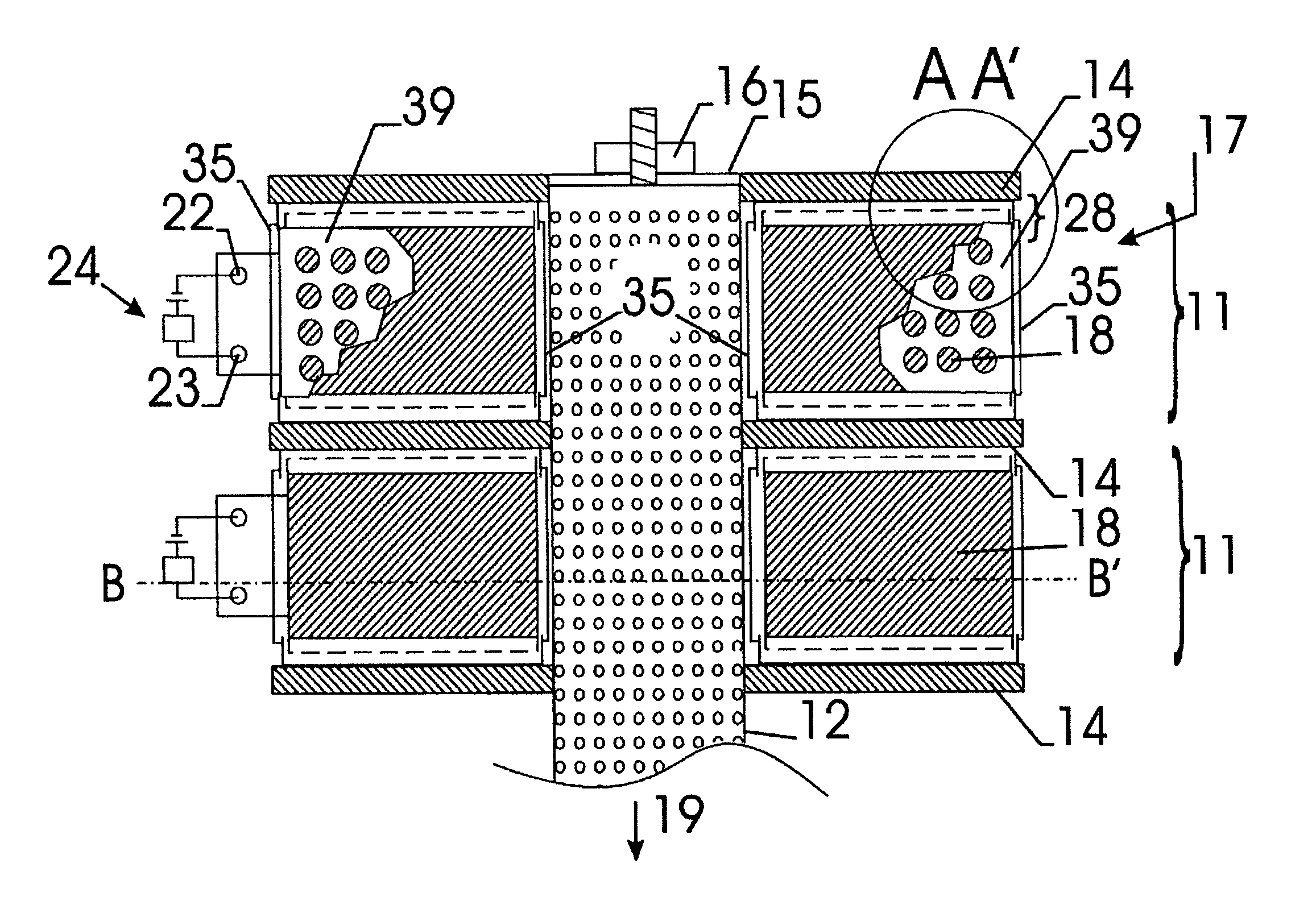 Filter element comprising pleated metal fiber fleece