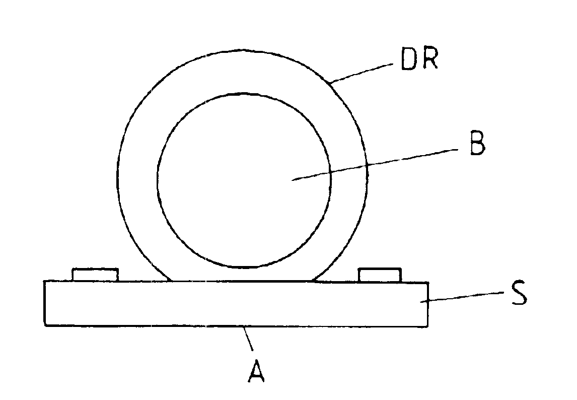 High frequency oscillator with vertical resonator