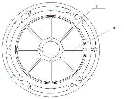 Submerged automatic filtering and fertilizer and drug applying apparatus in front of pump