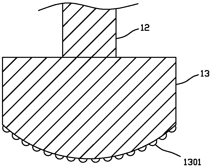 Traditional Chinese medicinal material crushing device