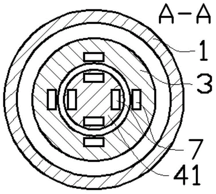 Magnetic rotation type spindle yarn feeding mechanism