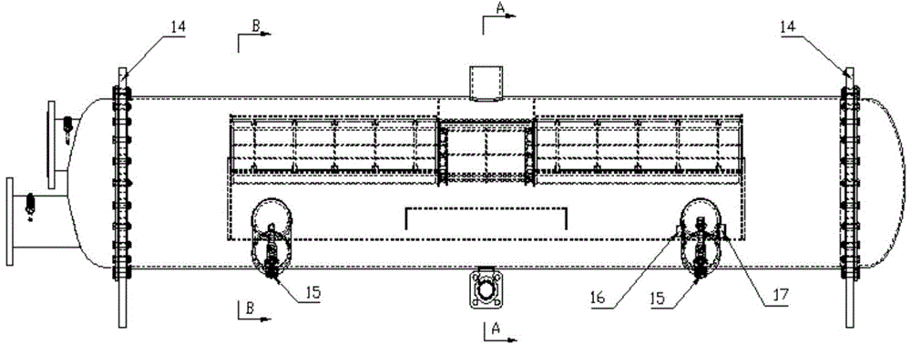 Condenser with built-in oil separator