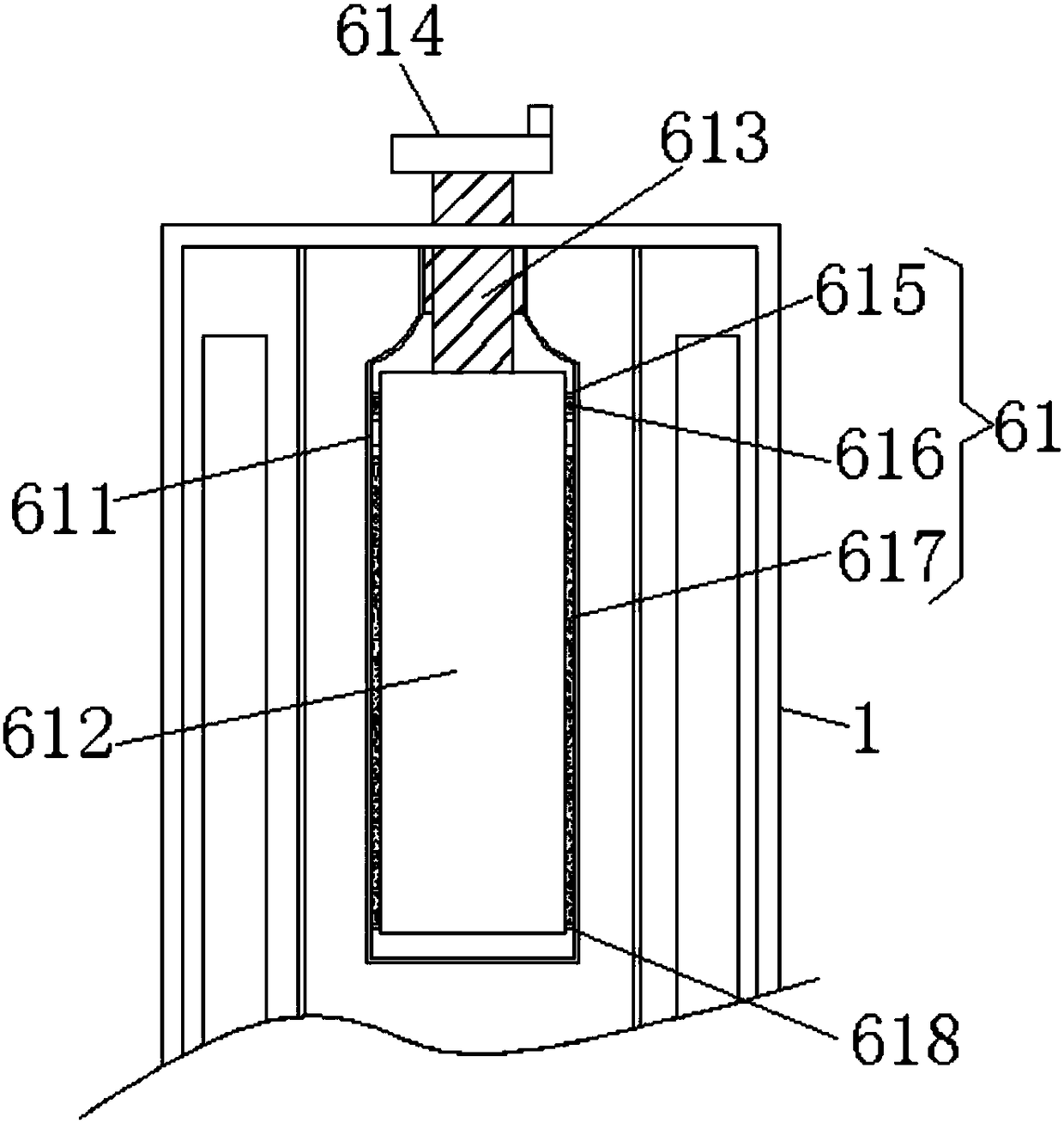 Scale scraping device for crucian carps based on fish body sizes and angles