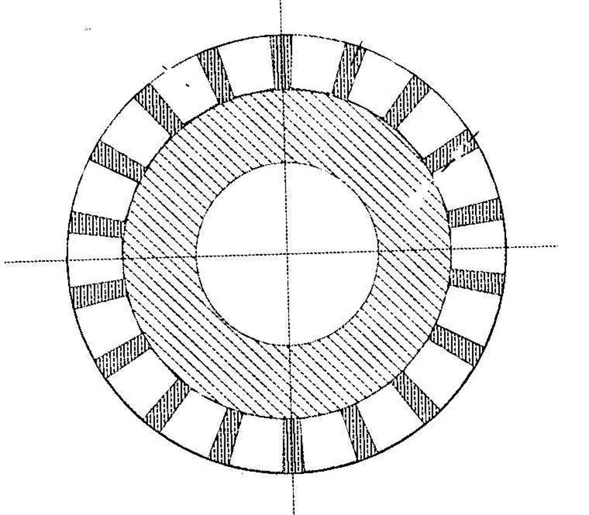 Dry-type permanent magnetic roller for separation of fine-disseminated ore