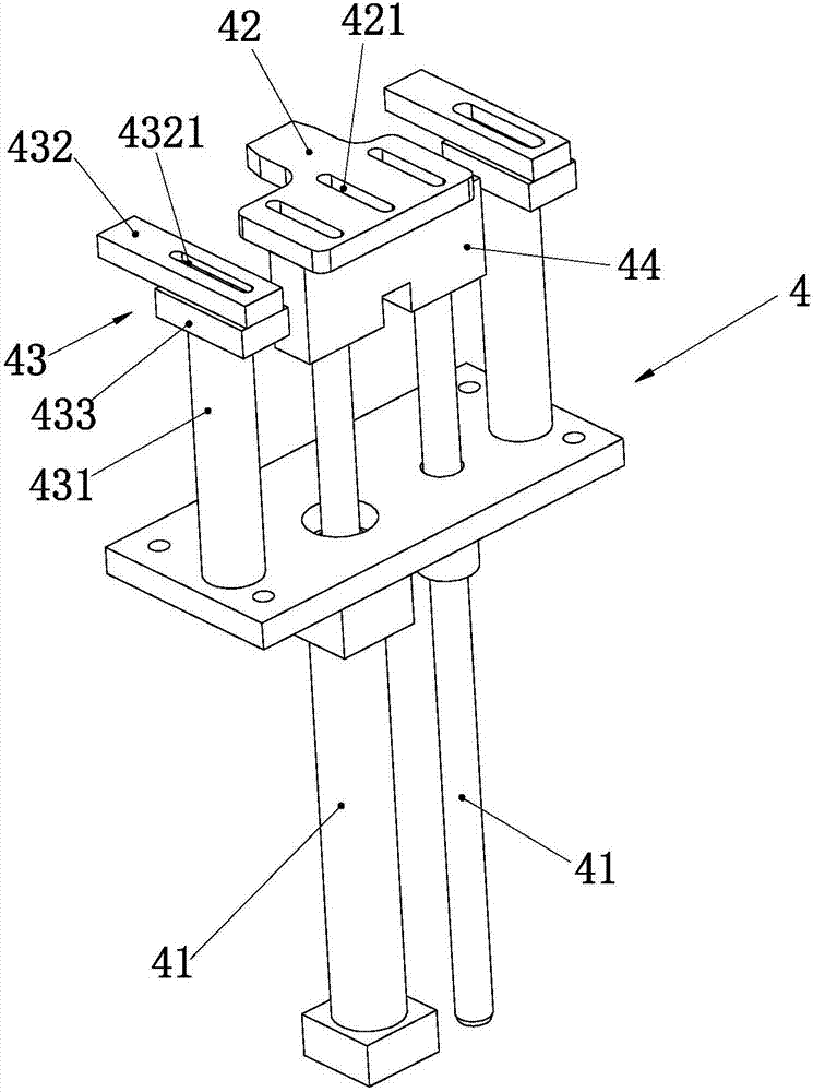 Full-automatic shoe sole forming machine