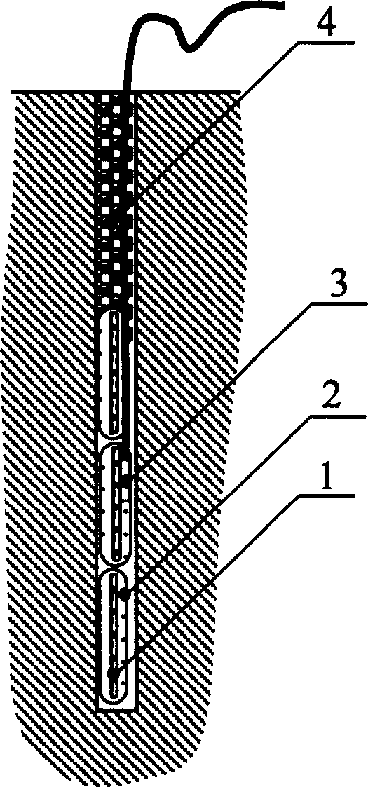 Explosion method capable of enhancing bar shaped explosive explosion energy utilization rate