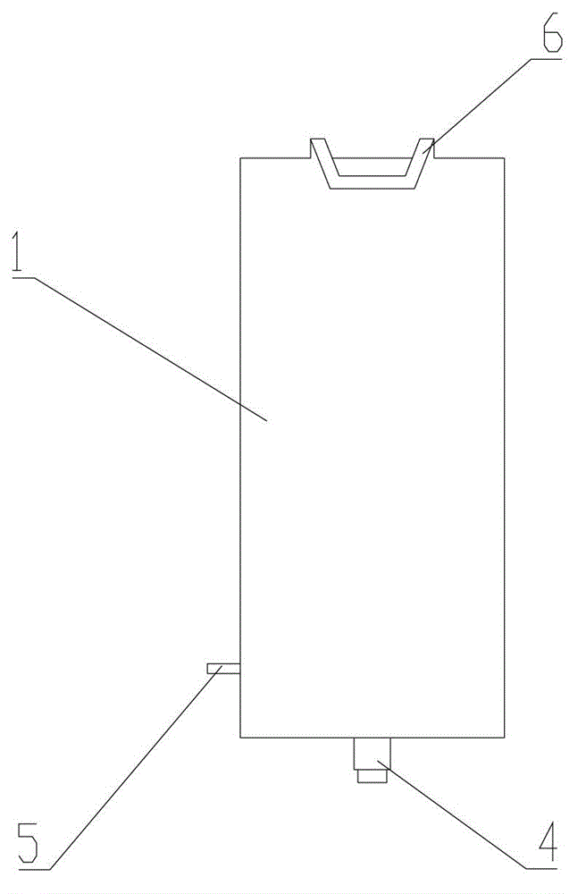 Reverse two-stage filtration method and filtration device for aluminum water