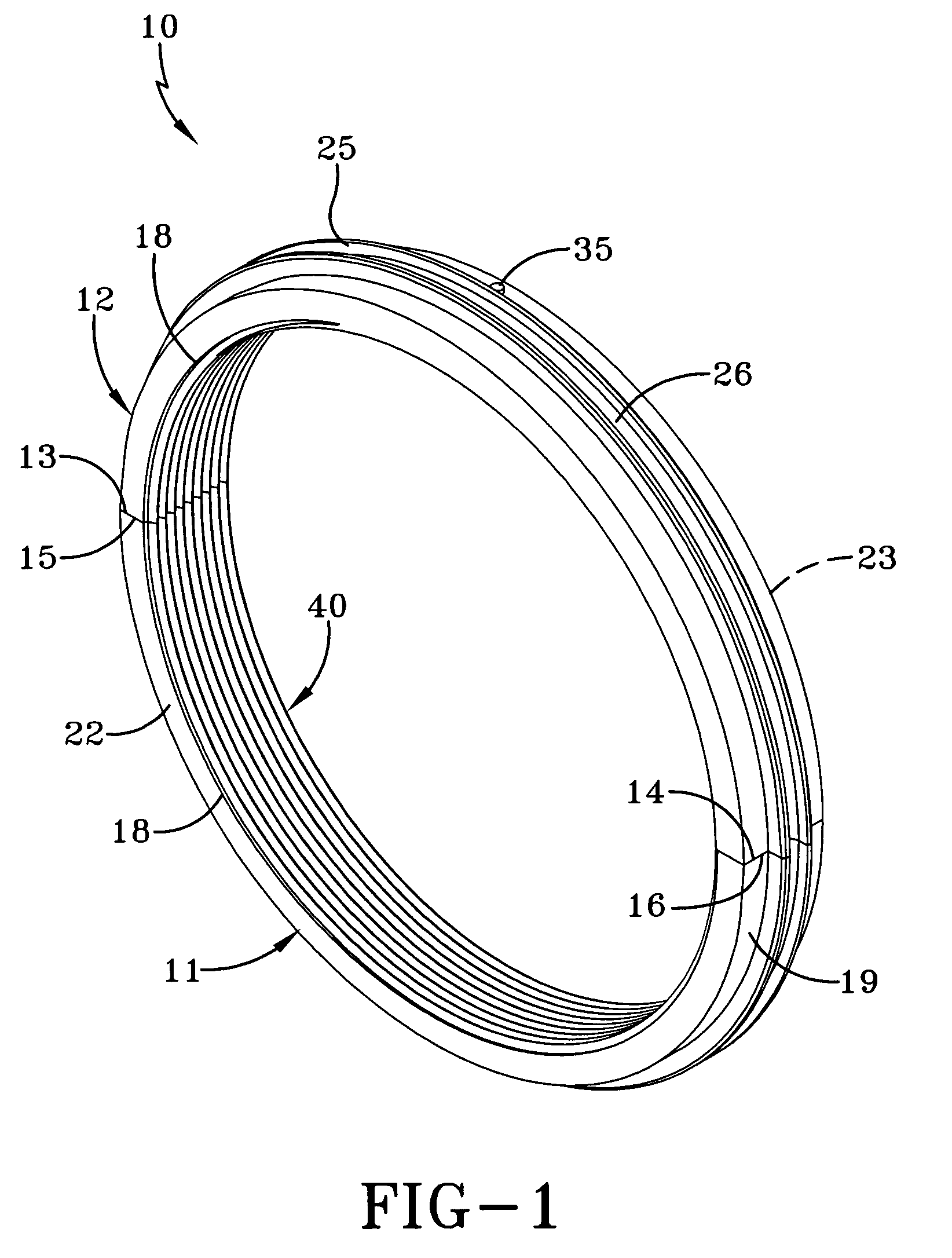 Windback labyrinth seal that accommodates a pressure differential for rotating shafts