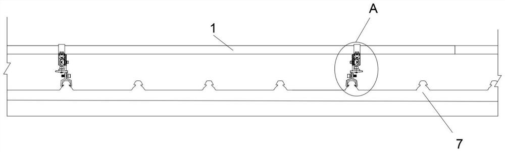 Solar panel fixing device installed on roof color steel tile and construction method