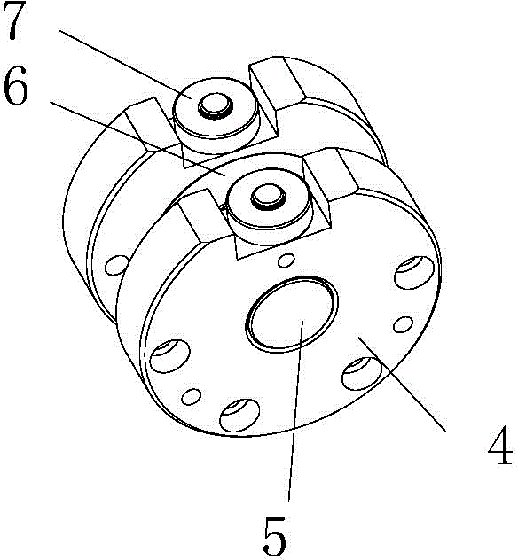 Double-shaft transmission type linear cutter winding device allowing horizontal locations of winding rollers to be adjustable