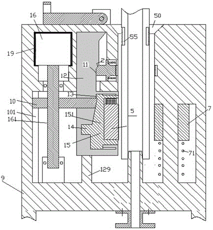 Automatic connecting and locking device for municipal greening water supply hose connector