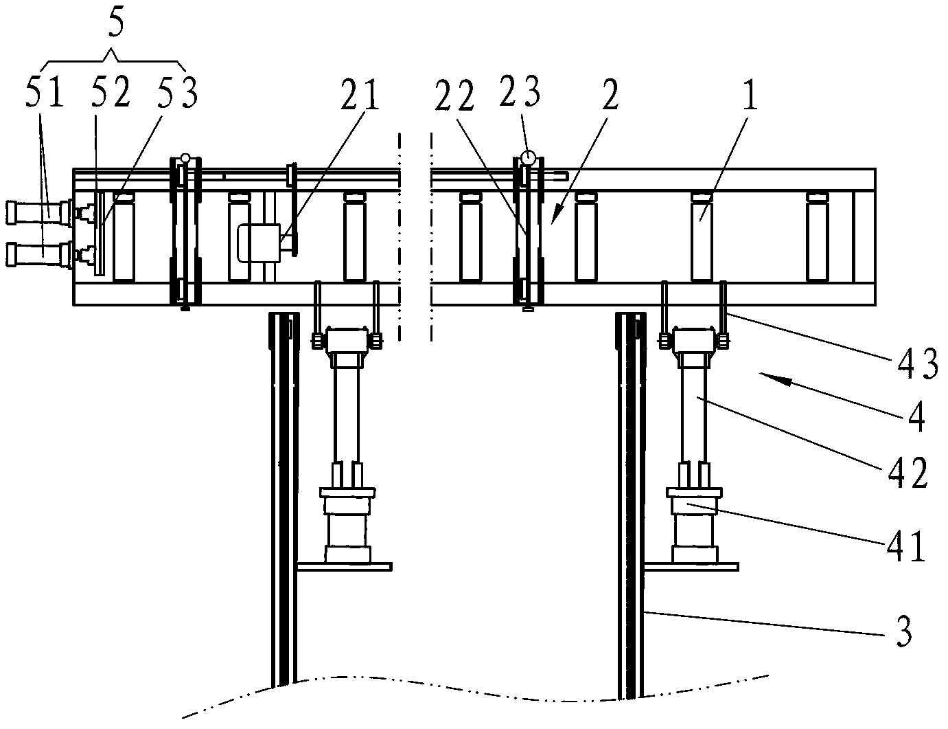 Adhesive-coated batten overturning and primary splicing mechanism of plank splicing machine