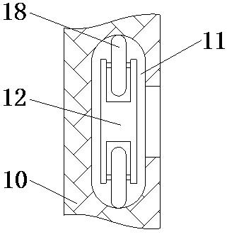 Raw material feeding hopper for injection molding of disposable lunch box