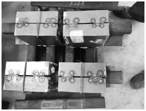 Method for controlling martensite structure of R260 steel rail flash welding head