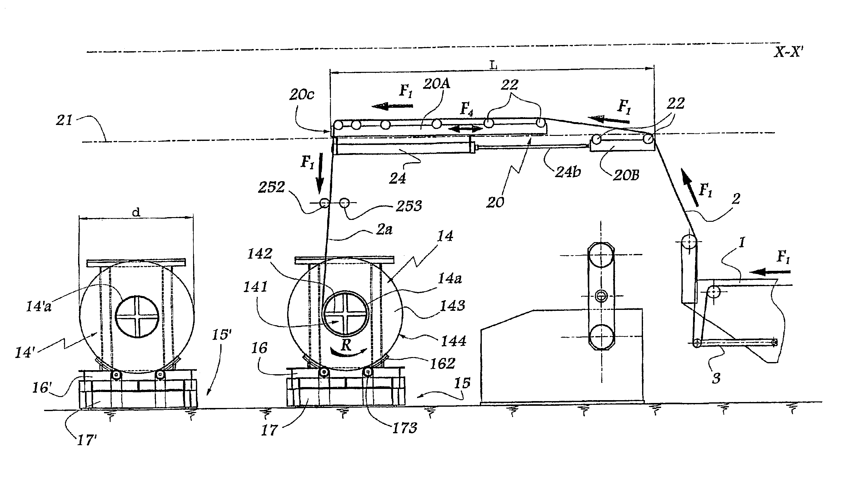 Installation and method for conditioning a sheet of moulding material