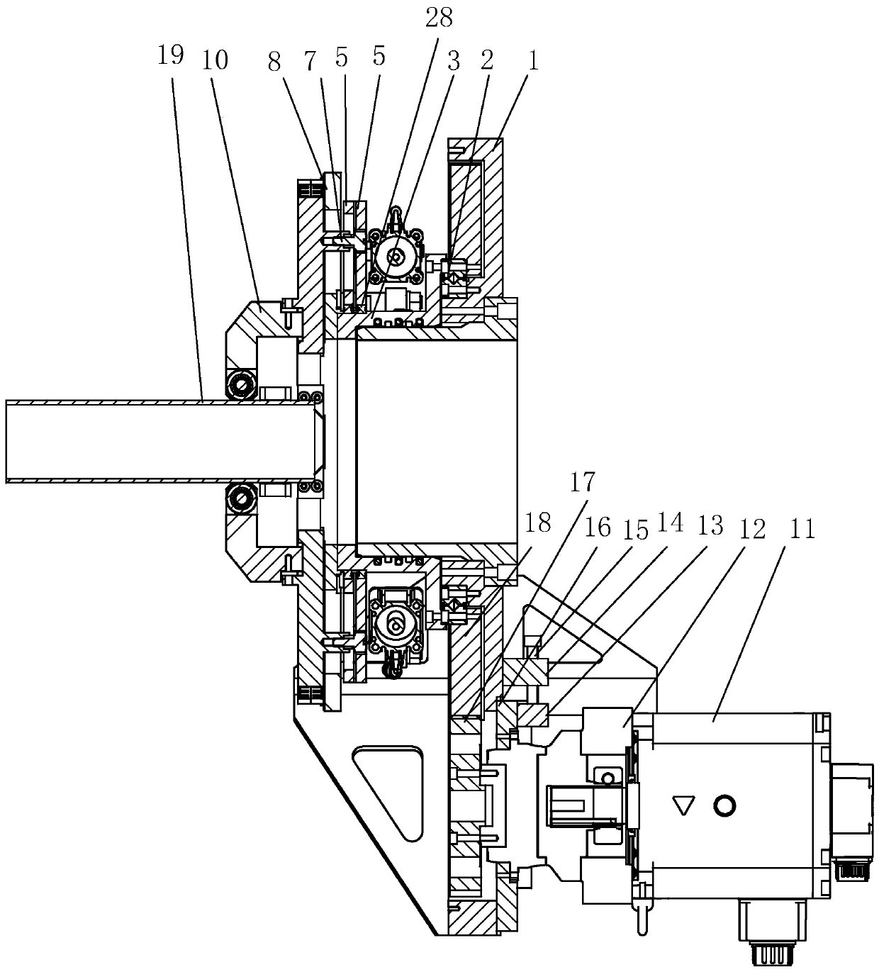 Automatic pipe centering clamping and rotating device for laser cutting