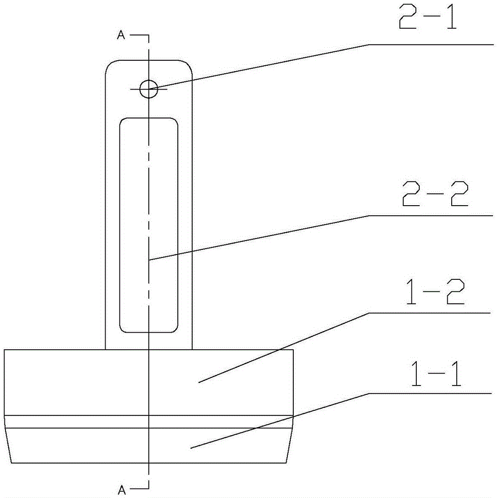 Anti-deformation supporting device for assembling and welding of thin-wall pipes