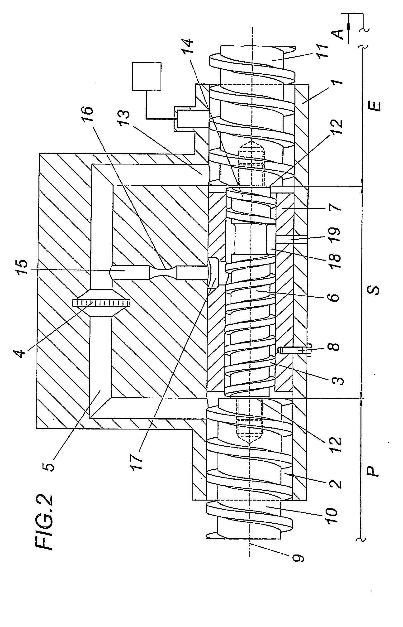 Device for extruding a thermoplastic plastic product