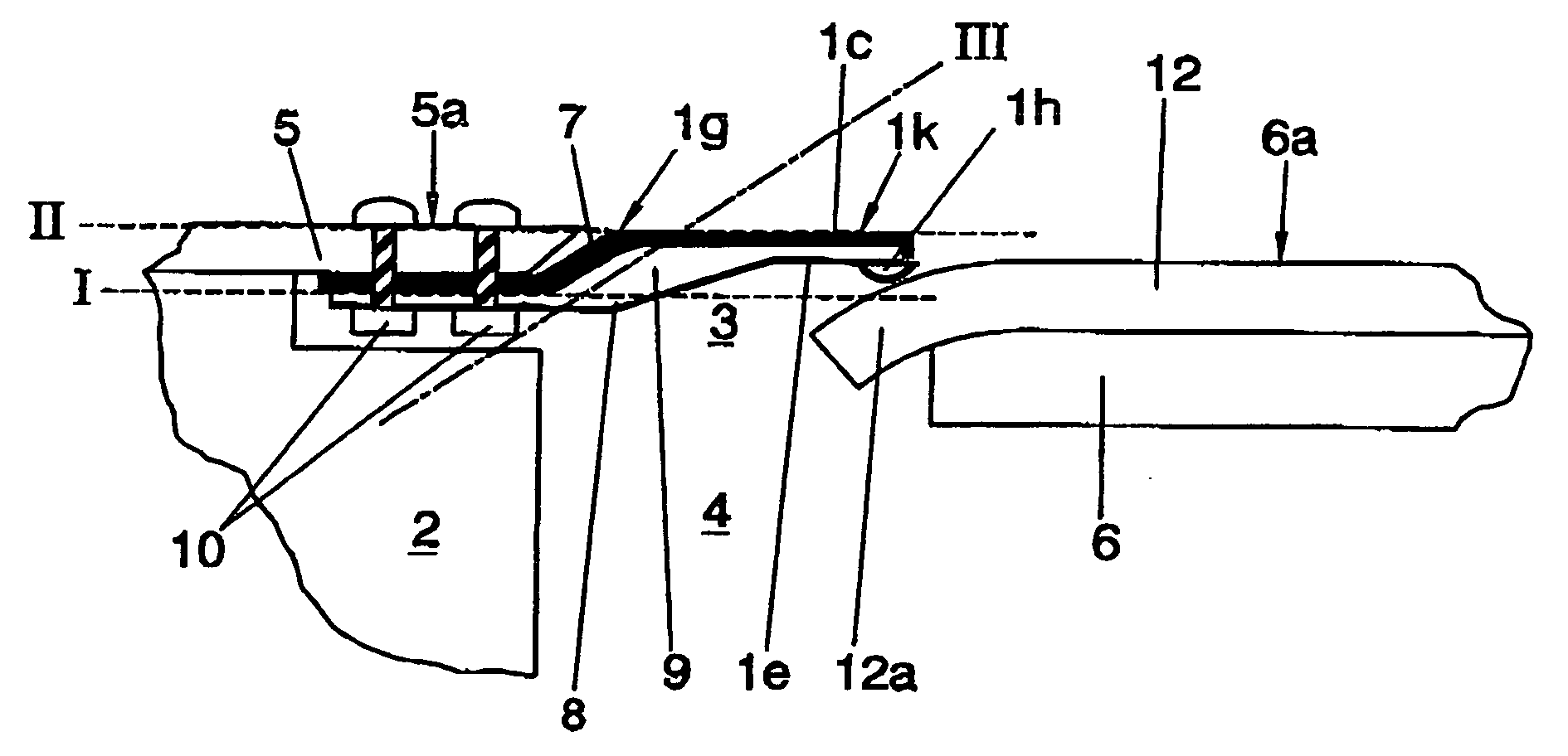 Reinforced cover for gaps in an aerodynamic contour