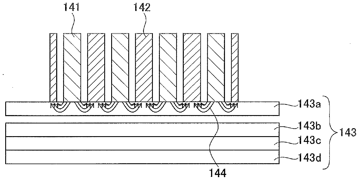 Attachment magnetic pole for lifting magnet, lifting magnet having magnetic pole for hoisting steel material, method for conveying steel material, and method for manufacturing steel plate