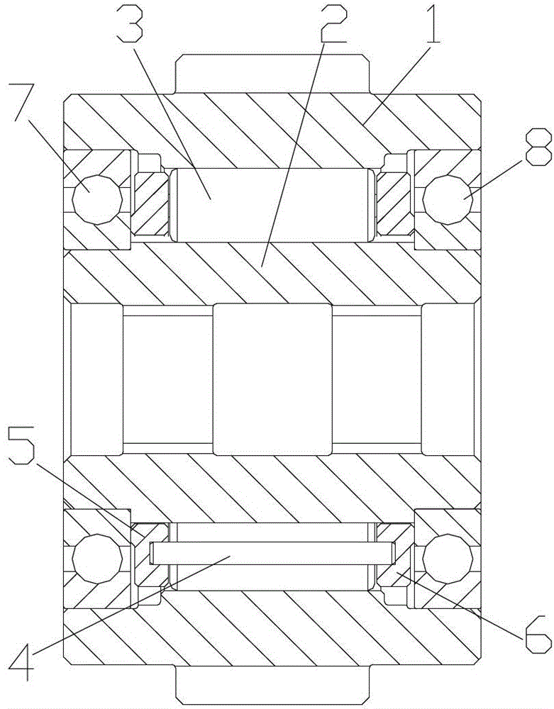 Floating auxiliary roller overrunning clutch