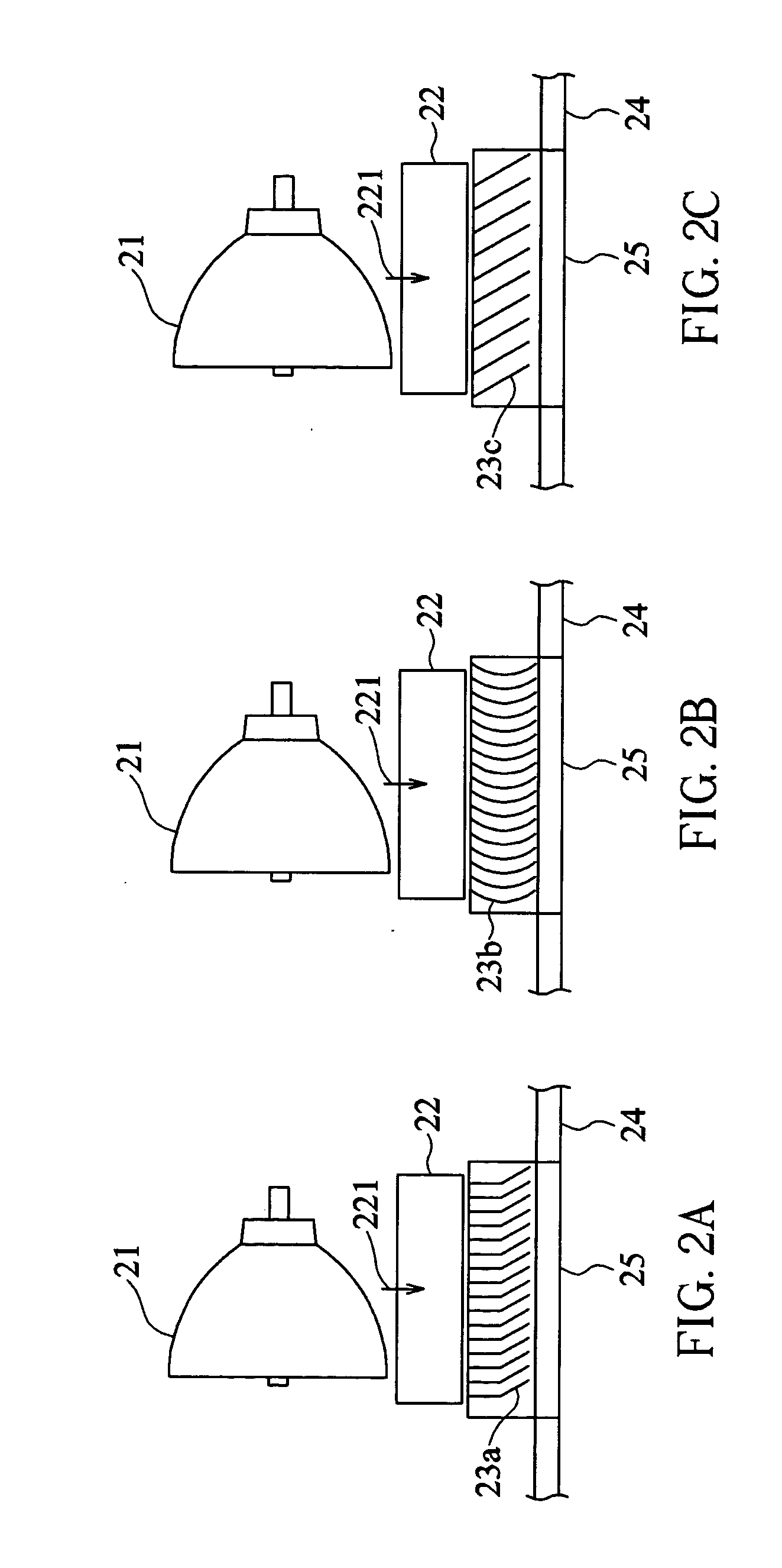 Projector and light-shielding heat-dissipating mask for the same