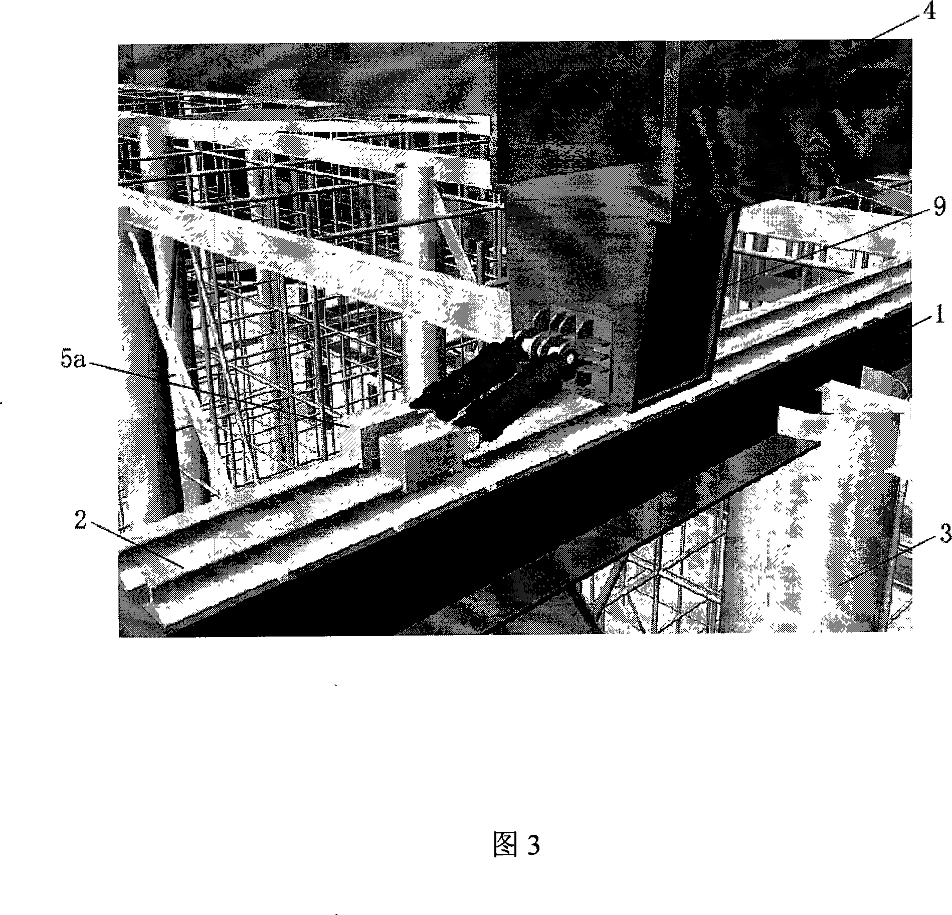 Flexible railway separating thrusting slip construction method and equipment thereof